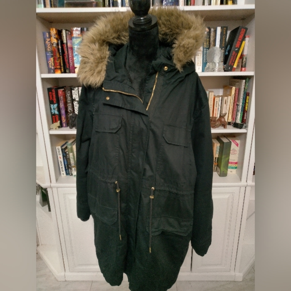 H&M parka with faux fur lined hood sz 22 EUC